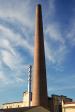 100-m-etrový komín postaven r. 1929, po setkání s bleskem r. 1978 ubourán na 86.. I přesto zůstává nejvyším cihlákem Rakouska. (2009, zdroj Wikipedia)