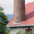 Detail výstupu komína ze střechy