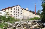fabrika a komín od řeky (05/2011) 