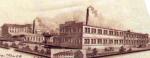 Historické zobrazení továrny ze 40. let 20. století na hlavičkovém papíru. Předmětný komín je ten pravý, komín vlevo zatím blíže neidentifikován