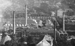 celkový pohled na fabriku kolem r. 1900, komín zcela vlevo; autor J. Eckert, zdroj archiv hl.m. Prahy