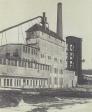 Budova celulózky s komínem v roce 1935 (zdroj: 180 let tradice výroby papíru v Hostinném)
