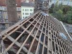 Započala renovace střechy, budou dva hvozdové komíny zakomponovány do objektu k bydlení, či ne ...